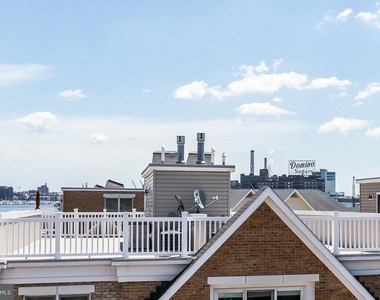 1236 Harbor Island Walk - Photo Thumbnail 44