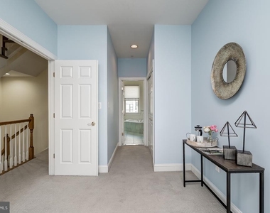1236 Harbor Island Walk - Photo Thumbnail 30