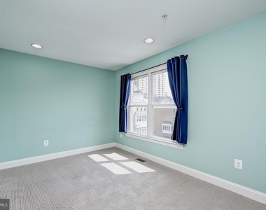 1236 Harbor Island Walk - Photo Thumbnail 35
