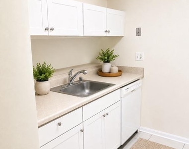 1113 Castle Harbour Way - Photo Thumbnail 7