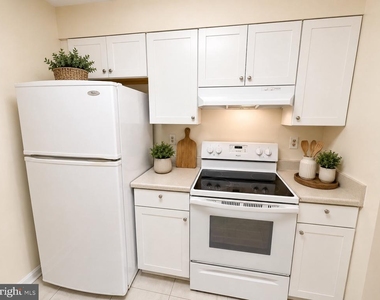 1113 Castle Harbour Way - Photo Thumbnail 8