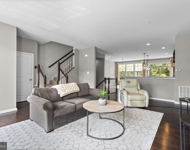 858 Nancy Lynn Lane - Photo Thumbnail 3