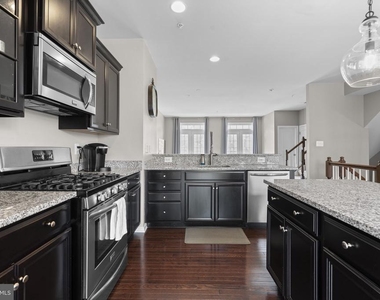 858 Nancy Lynn Lane - Photo Thumbnail 8