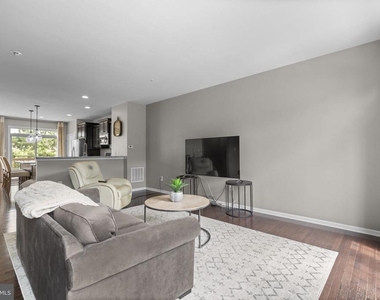 858 Nancy Lynn Lane - Photo Thumbnail 5