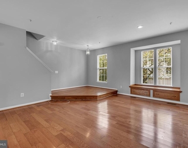8195 Poinsett Terrace - Photo Thumbnail 26