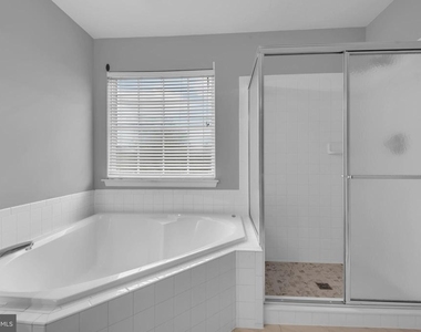 8195 Poinsett Terrace - Photo Thumbnail 31