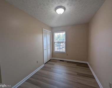 629 Tripp Creek Court - Photo Thumbnail 5