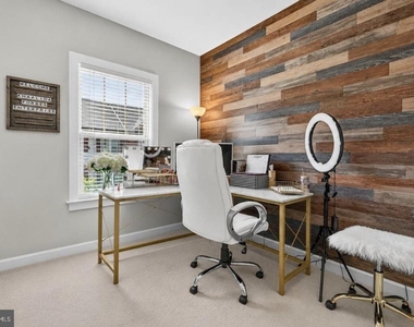 7314 Taylors Hill Lane - Photo Thumbnail 16