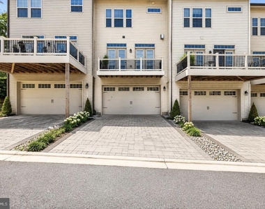7314 Taylors Hill Lane - Photo Thumbnail 23