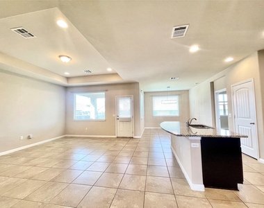 16412 Vescovo Ln - Photo Thumbnail 6