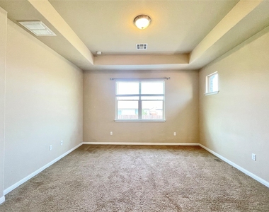 16412 Vescovo Ln - Photo Thumbnail 16