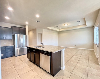 16412 Vescovo Ln - Photo Thumbnail 10