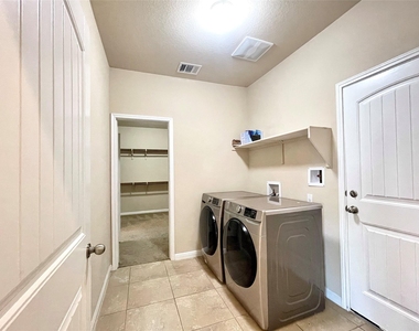 16412 Vescovo Ln - Photo Thumbnail 15