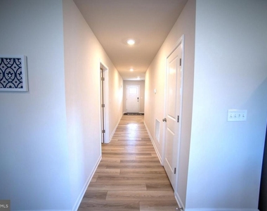 535 Hall Drive - Photo Thumbnail 8