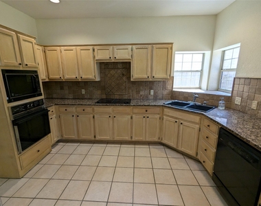 7602 Mifflin Kenedy Ter - Photo Thumbnail 12