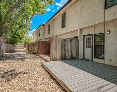 1307 Kinney Ave - Photo Thumbnail 16