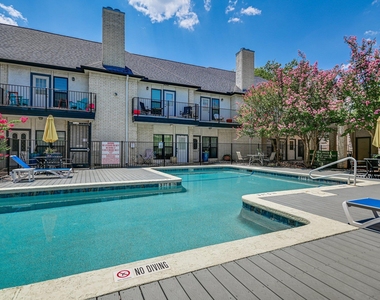 1307 Kinney Ave - Photo Thumbnail 18