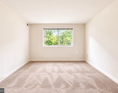 4921 Quarles Street Ne - Photo Thumbnail 14