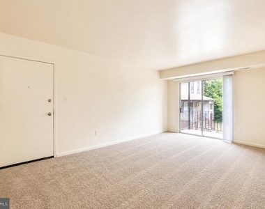 4921 Quarles Street Ne - Photo Thumbnail 5