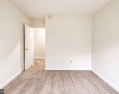 4921 Quarles Street Ne - Photo Thumbnail 13