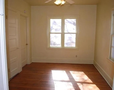 4722 Depew Ave - Photo Thumbnail 3