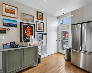 619 Harvard Street Nw - Photo Thumbnail 4