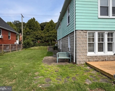 4212 22nd Street Ne - Photo Thumbnail 2