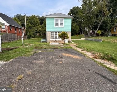 4212 22nd Street Ne - Photo Thumbnail 3