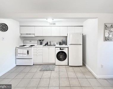 1523 Pennsylvania Avenue Se - Photo Thumbnail 7