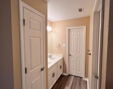 13330 Water Oak Ln - Photo Thumbnail 16