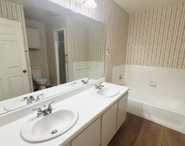 728 W San Antonio St - Photo Thumbnail 6