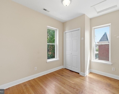 720 Gresham Place Nw - Photo Thumbnail 10