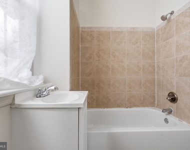 720 Gresham Place Nw - Photo Thumbnail 8
