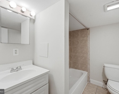 720 Gresham Place Nw - Photo Thumbnail 14