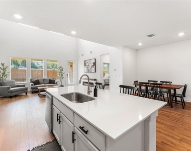 1828 Walnut Grove Bnd - Photo Thumbnail 6