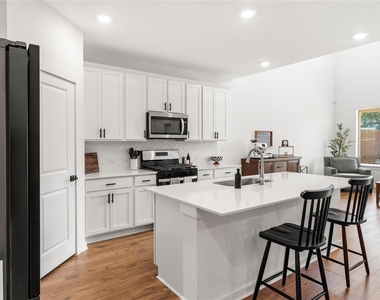 1828 Walnut Grove Bnd - Photo Thumbnail 10