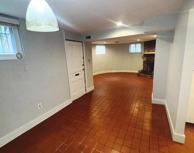 729 Massachusetts Avenue Ne - Photo Thumbnail 5