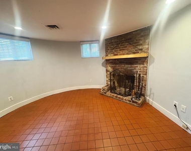 729 Massachusetts Avenue Ne - Photo Thumbnail 10