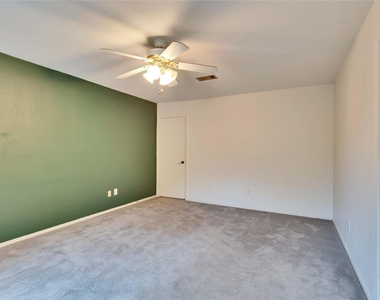 9706 Moorberry St - Photo Thumbnail 10