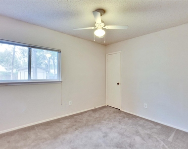 9706 Moorberry St - Photo Thumbnail 13