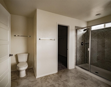 6412 Carriage Pines Dr - Photo Thumbnail 23