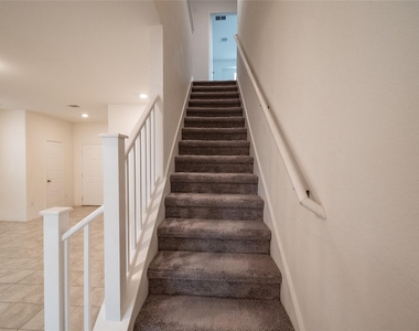6412 Carriage Pines Dr - Photo Thumbnail 11