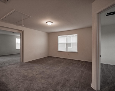 6412 Carriage Pines Dr - Photo Thumbnail 16