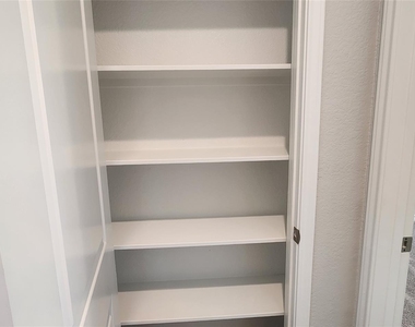 308 Los Olives Ln - Photo Thumbnail 20