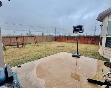 3925 Gildas Path - Photo Thumbnail 38