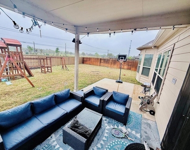 3925 Gildas Path - Photo Thumbnail 15