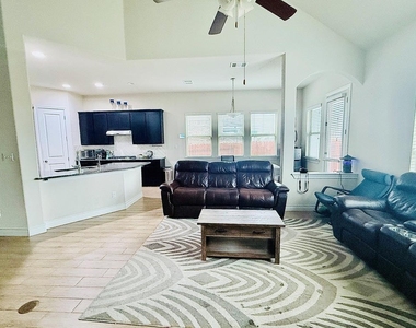 3925 Gildas Path - Photo Thumbnail 12