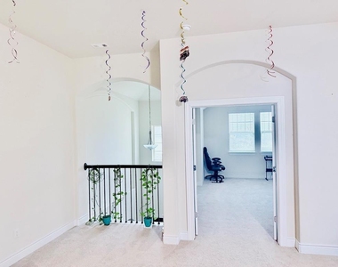 3925 Gildas Path - Photo Thumbnail 26