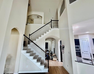 3925 Gildas Path - Photo Thumbnail 16