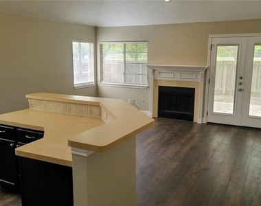 2517 Jacqueline Dr - Photo Thumbnail 7
